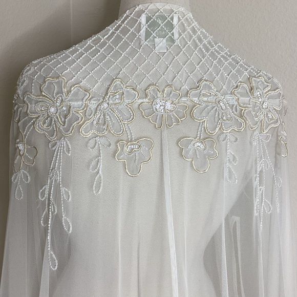 Adrianna Papell Platinum Full Length Beaded Bridal Cape With Train OS - Picture 3 of 16
